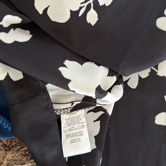 Ann Taylor Floral Blouse - Picture 3 of 3